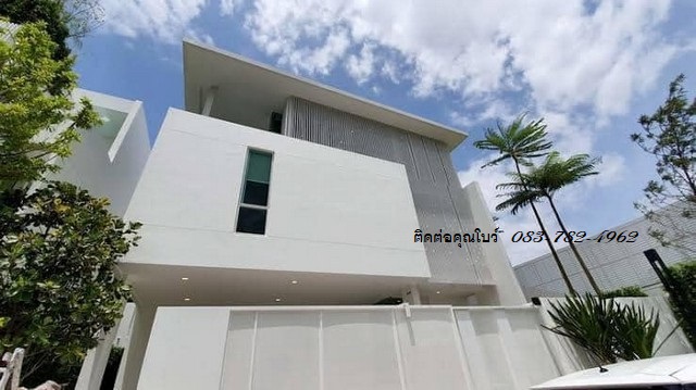 ให้เช่าบ้านหรู Vive เอกมัย รามอินทรา ใกล้ KPIS International School There are 4 bedrooms