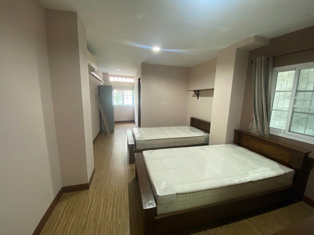 ให้เช่า 549 residence 1 ห้องสตูดิโอ ( รับเฉพาะ สตรี เท่านั้น ) ขนาด 15 ตรม. พร้อมอยู่