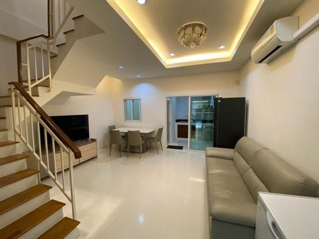 PO95 ให้เช่า ซอยประชาอุทิศ 22 Modern Life Townhome @ ห้วยขวาง 29,000 บาท