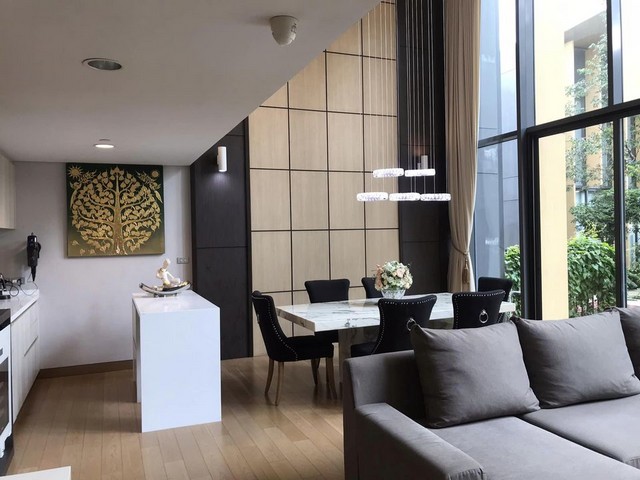 CSB073 Luxury duplex with pool access in Sukhumvit 24