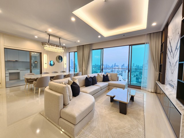 Supalai Oriental Sukhumvit 39 Phrompong Penthouse unit. High floor ศุภาลัย โอเรียนทัล พร้อมพงษ์